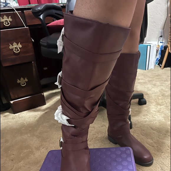 Brand Keira flat boot - Picture 6 of 9